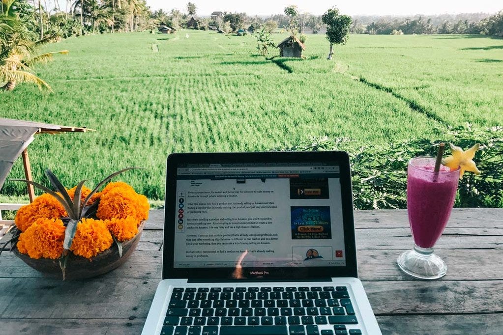 Embracing The Digital Nomad Lifestyle: Tips for Working While Traveling!